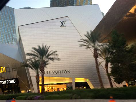 louis vuitton scialle|louis vuitton las vegas nv.